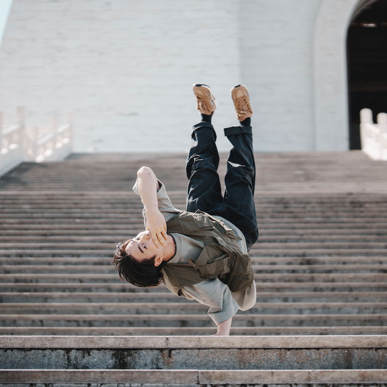 為霹靂舞打造的鞋款!B-Boy 孫振穿上 Nike Jam 舞進巴黎奧運,款式亮點一次看!