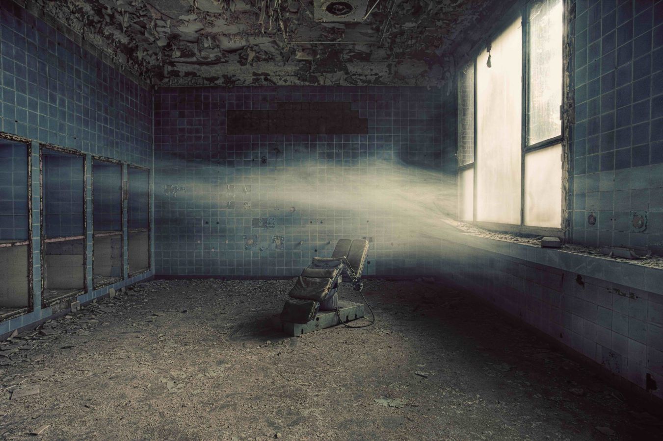 british-artist-gina-soden-talks-finding-romance-among-ruins