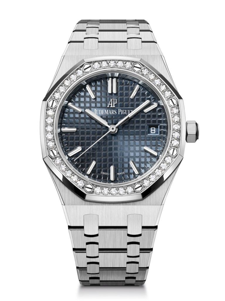 Audemars Piguet introduces a new Royal Oak model for women