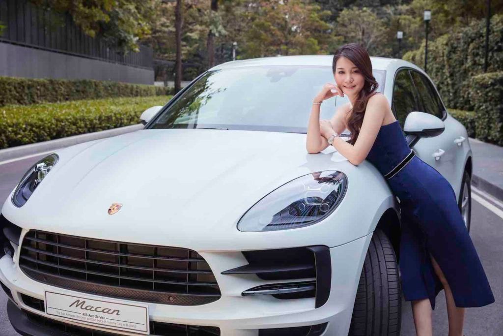 ‘Choose Thrilling’: 4 Reasons Jessica “Paope” Wang Chooses the Porsche Macan