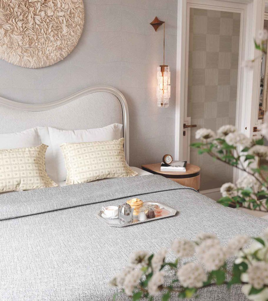Real-estate investment: Waldorf Astoria Residences Master Bedroom