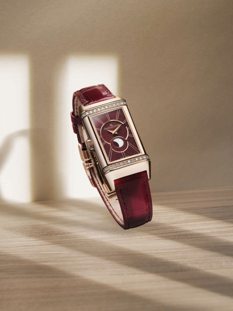 Amanda Seyfried Discusses ‘Mank’ and the Jaeger-LeCoultre’s Reverso One Duetto Moon