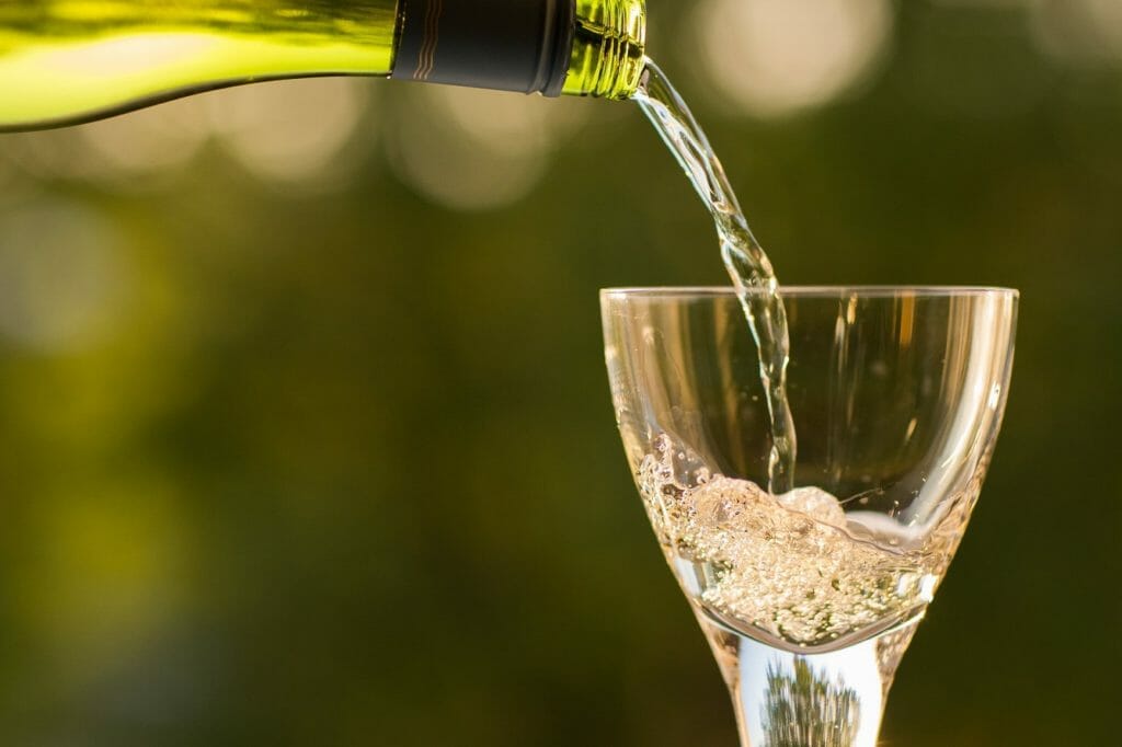 These are the Best Substitutes for White Wine in Cooking