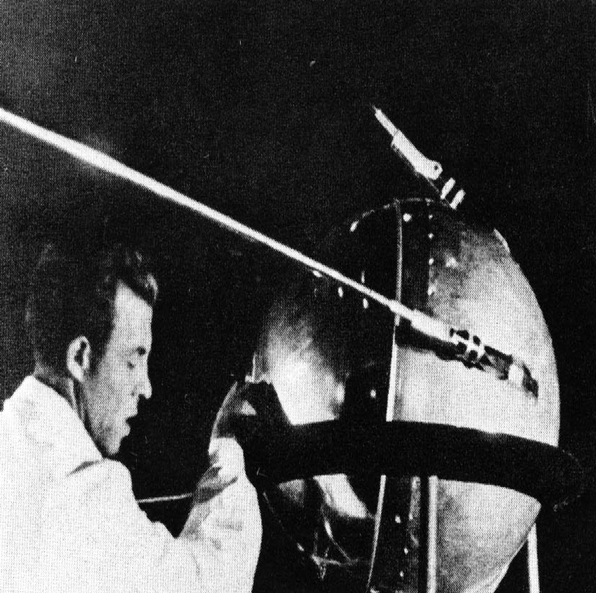 Iconic Moments In Space History From Sputnik 1 To Space X