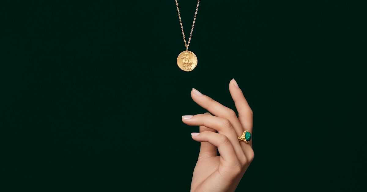 Van Cleef & Arpels Launches a Jewellery Collection for Astrology Lovers