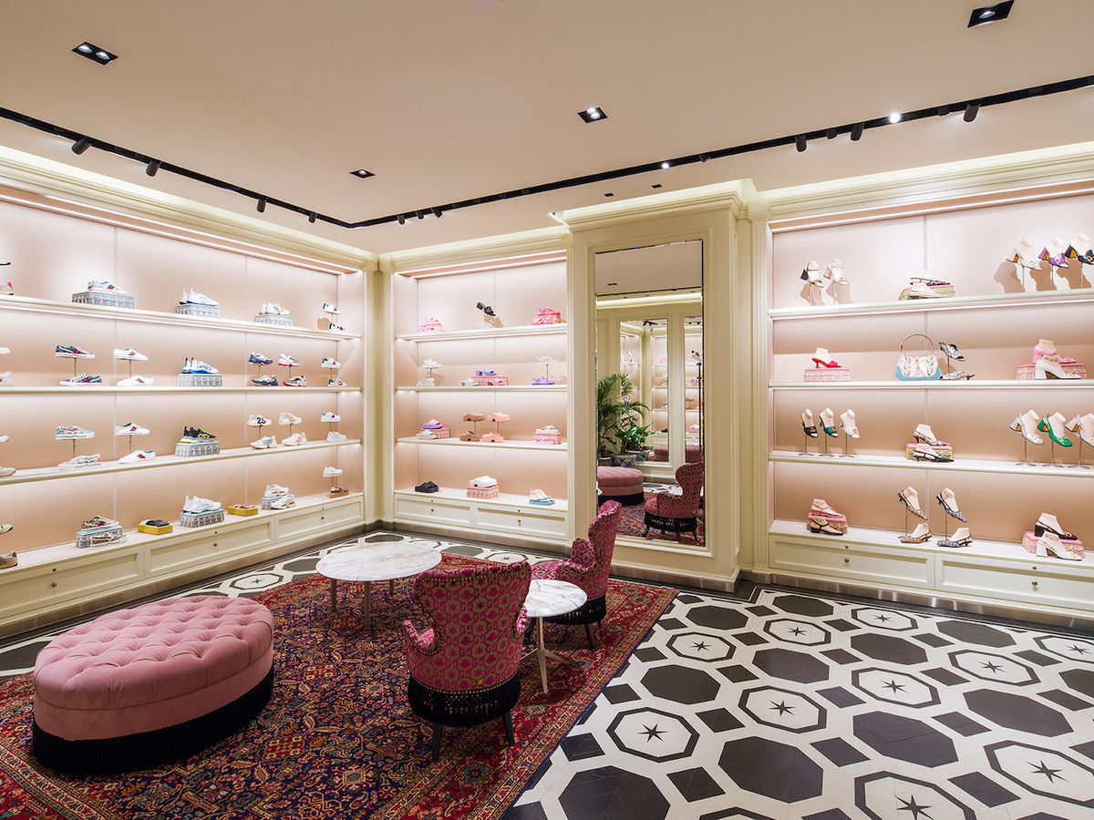 ligegyldighed gå Udrydde An Exclusive First Look Inside Gucci's New Flagship at The Emporium