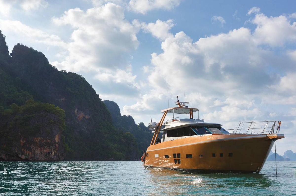 luxury yacht charter asia