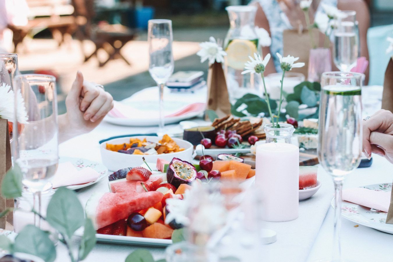 3 Tips For Hosting Summer Soirees in Your Home This Season