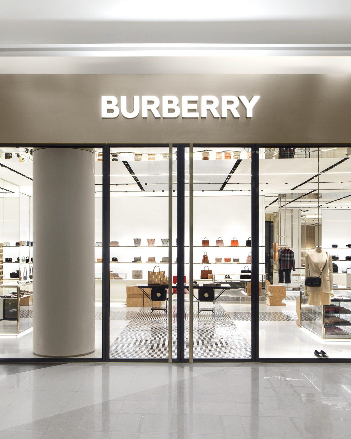 Burberry Opens the Doors to its New Store in Siam Paragon