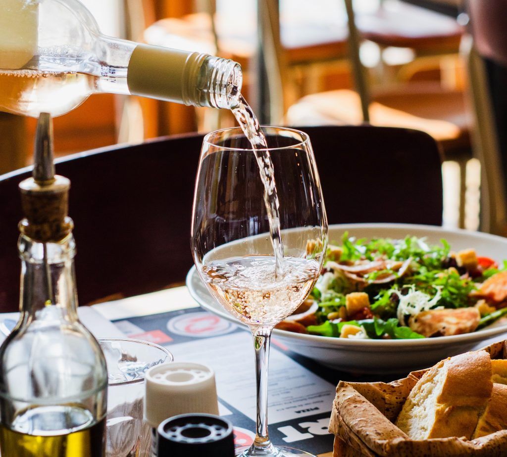 Can You Drink Red Wine With Fish And White Wine With Meat?