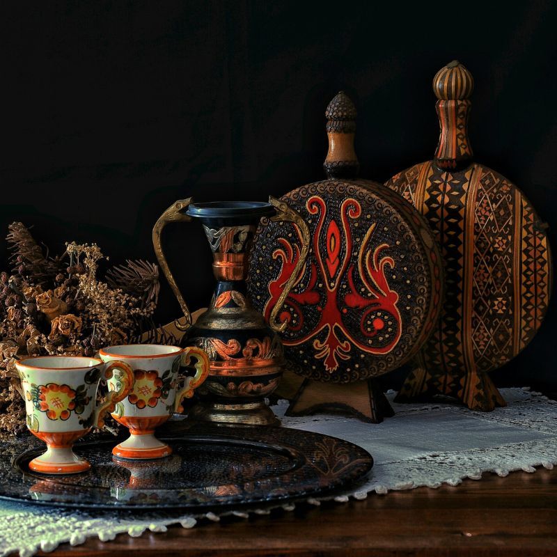 7 Tips for Building Your Antiques Collection, According to Experts