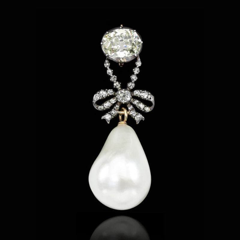 expensive jewellery pieces- Queen Marie Antoinette’s pearl and diamond pendant