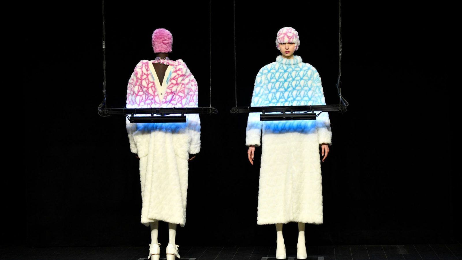 Anrealage Stuns With A Collection That Changes Colour Under UV Light anrealage-stuns-with-a-collection-that-changes-colour-under-uv-light