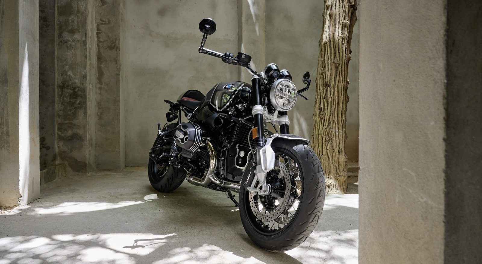 R9T BMW 100周年記念バッグ セントラルオートそごう ｜ BMW BLOG ｜ 納車式 R nineT 100