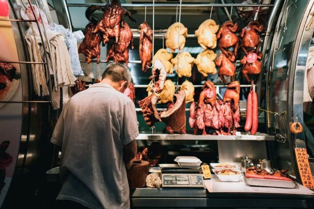 Start your morning at the wet market for a wild sensorial experience