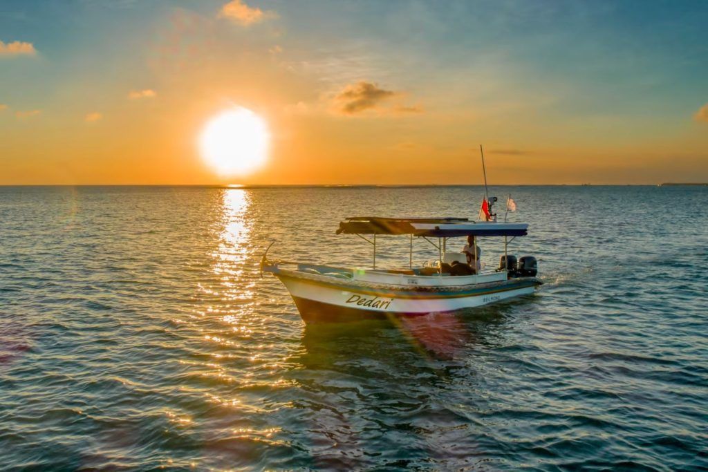 Uluwatu Sunset Cruise with Dedari
