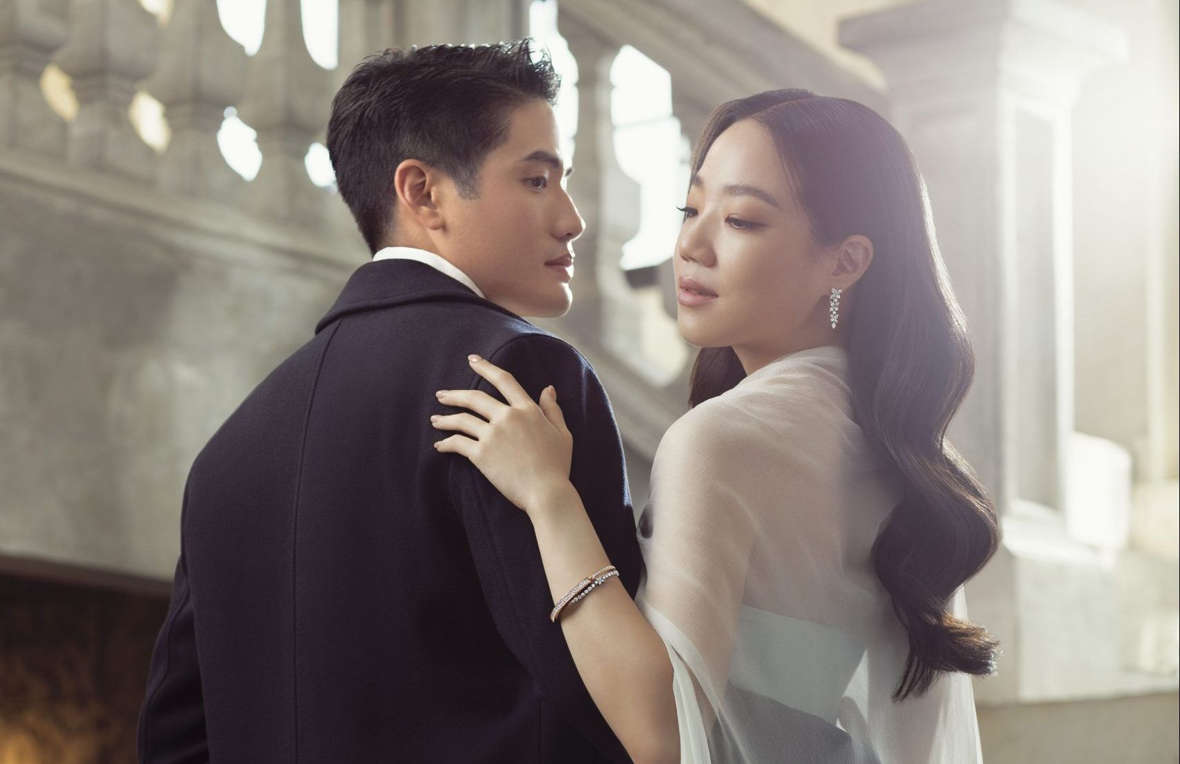 Qora sutyen va külot pornosini tomosha qiling