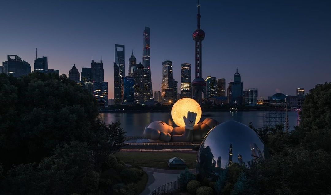 “KAWS:HOLIDAY” Marks 11th Stop in Shanghai for the Mid-Autumn Festival