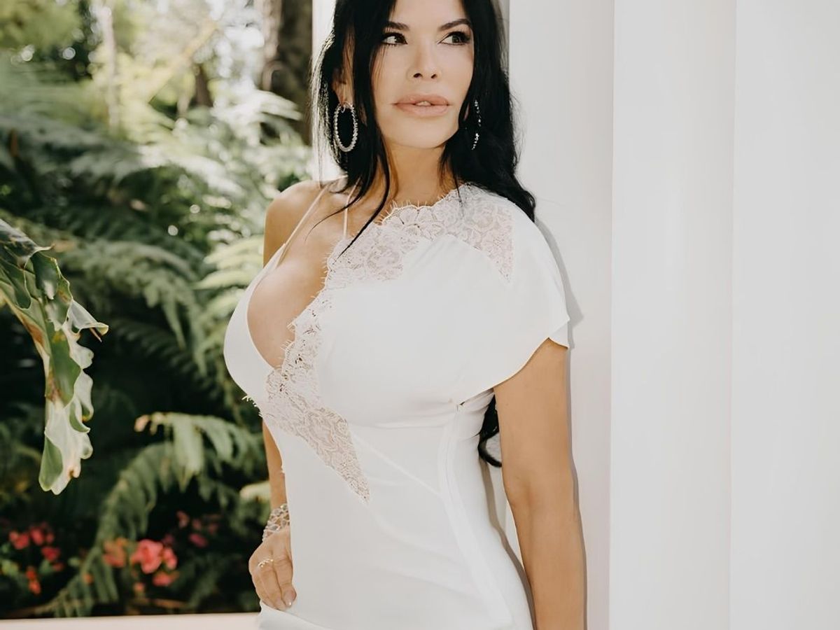 Which Designer will Lauren Sanchez Choose for Her Wedding Dress?