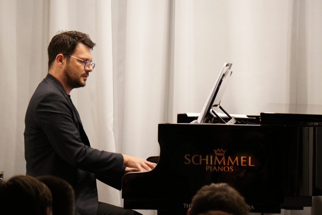 Gabriele Faja: The Flutters of an Aria